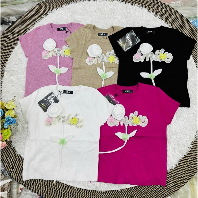 เสื้อมิวไหมพรม ตัวยาวแขนสั้นเนื้อนุ่มติดอะไหล่สวย พร้อมดอกไม้ ypy