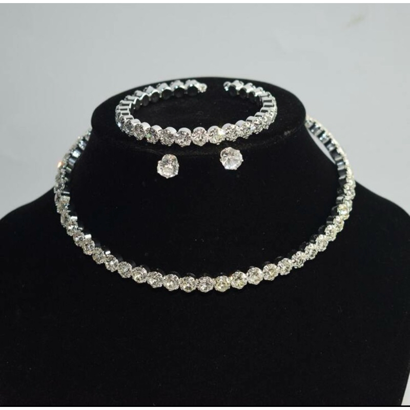 ชุดเครื่องประดับสร้อยคอ กำไล ต่างหูเพชร พร้อมส่ง