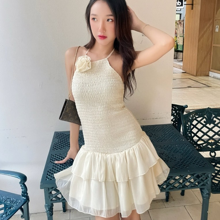 Cayla dress - เดรสยาว ผูกคอ มีกิ๊ฟดอกไม้ถอดได้