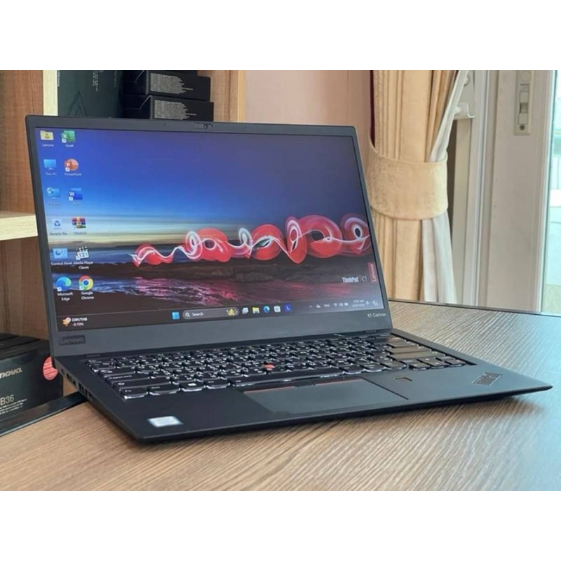 Lenovo ThinkPad X1 Carbon G6 i7-8550U SSD256GB RAM16GB Win 11 Pro คีย์ไฟ สินค้ามือสอง