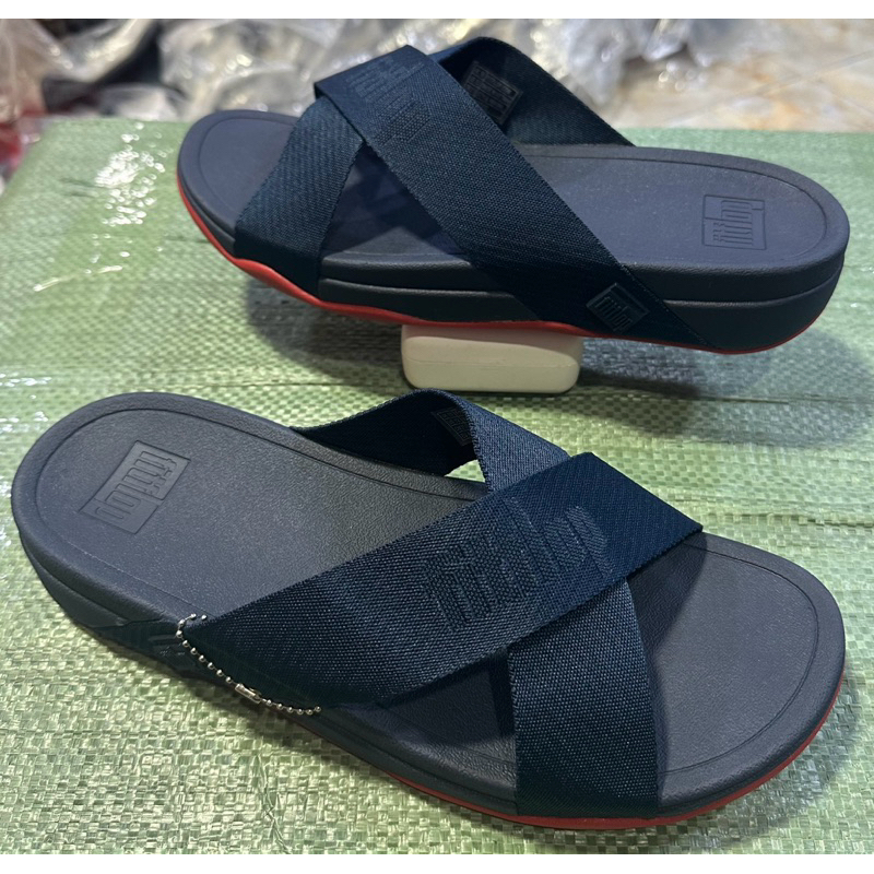 รองเท้าเเตะ fitflop สลิงรุ่นใหม่ สวย ใส่ได้ทั้ง หญิงและชายไซร้ 36----44