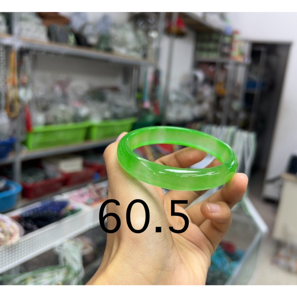 กำไลหยกอาบน้ำ มีรอยลาย ทุกวง ไซส์ 60-65