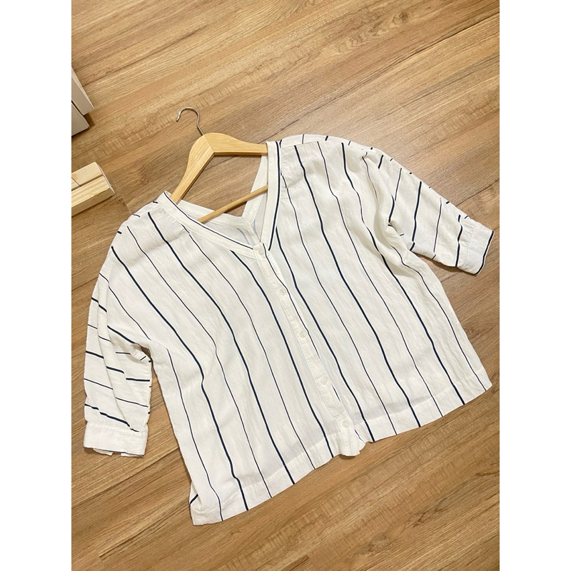 📌เสื้อJuly&anson สีขาวลายทางคอวี -อก40 ยาว19 วงแขวน24 แขนยาว14