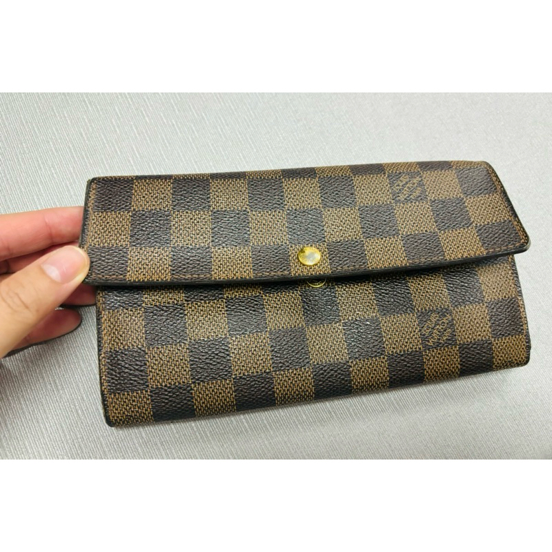 LV sarah wallet แท้ มือสอง