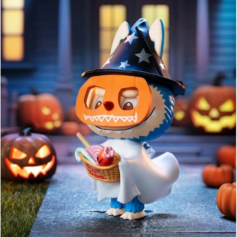 LABUBU Trick-or-Treater Figure