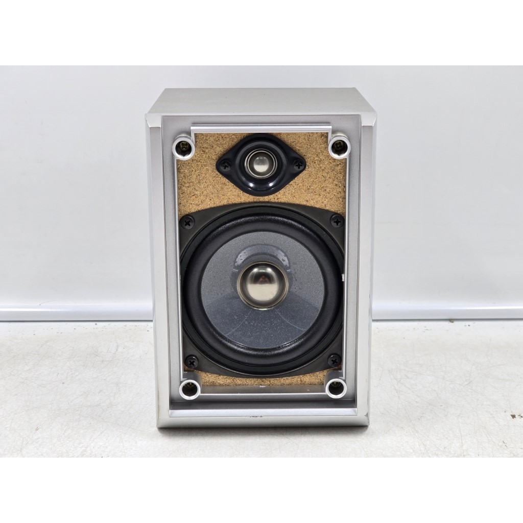 AY80 ลำโพง 1 ข้าง มือสองญี่ปุ่น (842) YAMAHA NX-VS10M 50W 6 โอห์ม Woofer 3.5 นิ้ว Size ตู้ 12.5x12x1