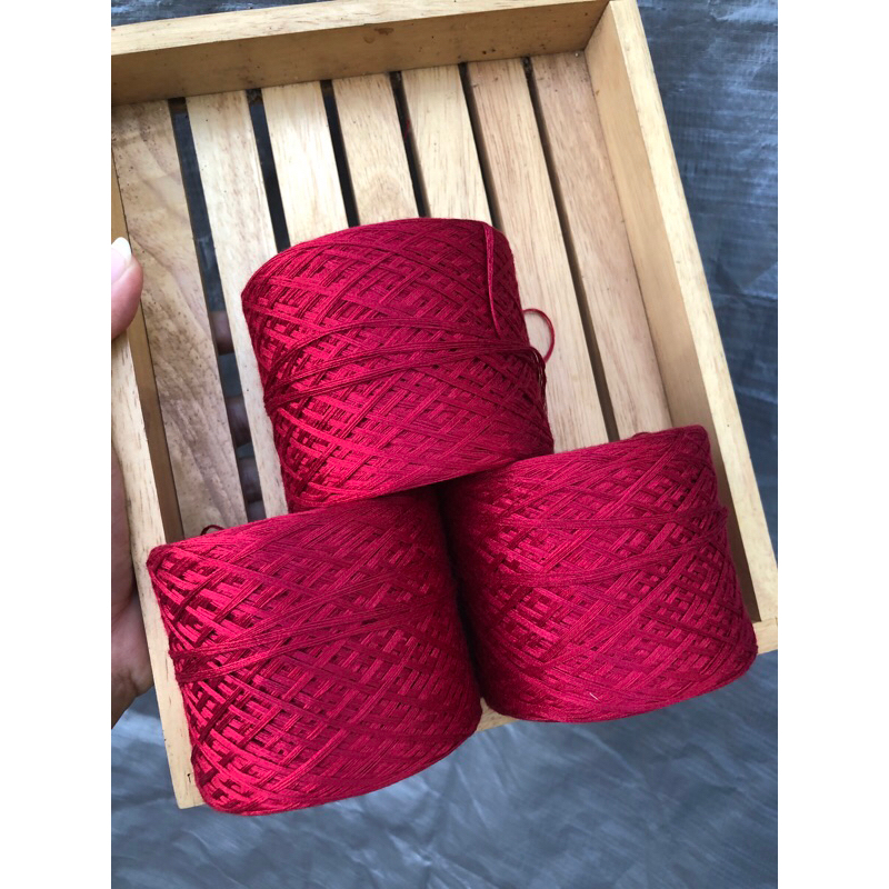 ไหมถัก ไหมเรย่อนสีแดงกุหลาบ (ไม่ตีเกลียว)ขนาดเส้น20 น้ำหนักม้วนละ 100กรัม