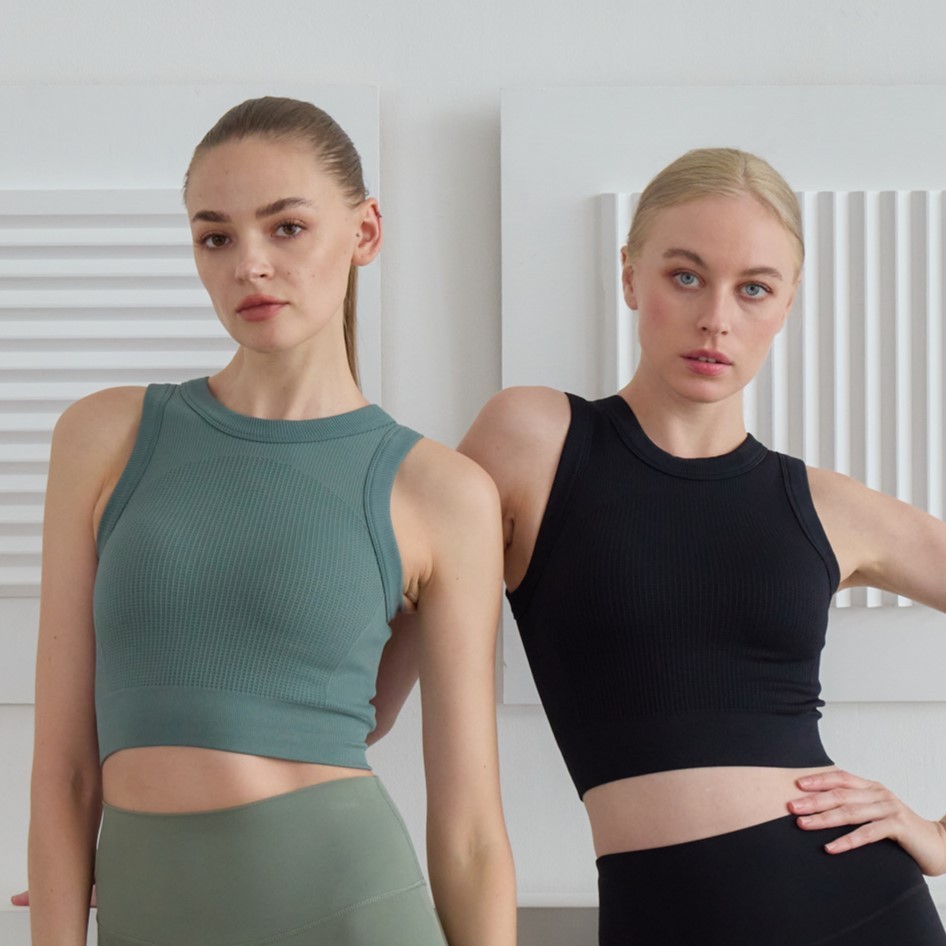 Urban Bra สปอร์ตบรา ทรงคอสูง เก๋มากๆ ยาวกลางเอว  มีฟองน้ำ พร้อมส่งจากไทย
