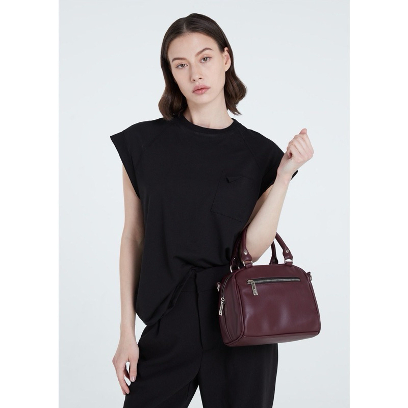 awarin bag city size S สี redwine สภาพดีมากๆโละๆ