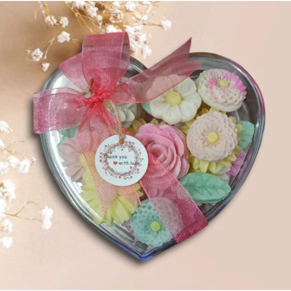 อาลัวดอกไม้กล่องหัวใจ 250 g (ขนมใช้เวลาทำ 2-3 วัน หลังได้รับออเดอร์นะคะ)