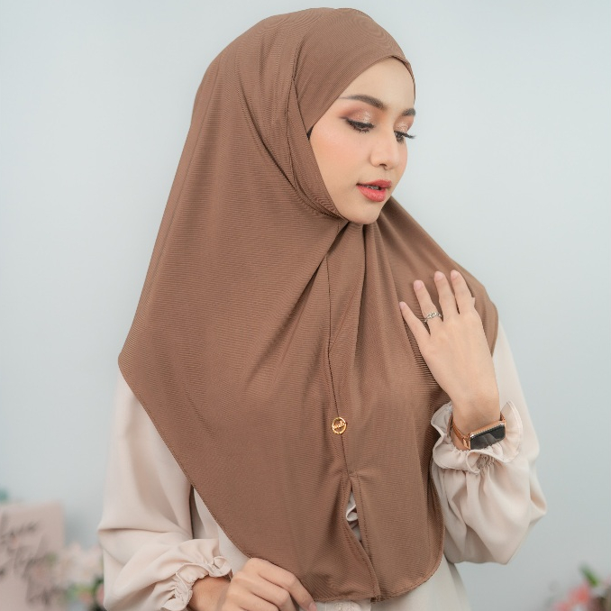 ผ้าคลุมมุสลิม ฮิญาบสวมสำเร็จ ผ่าหน้าทรงหน้าสั้นหลังยาว ผ้าร่องบางเบาใส่สบาย  HM84วาริสมุสลิม