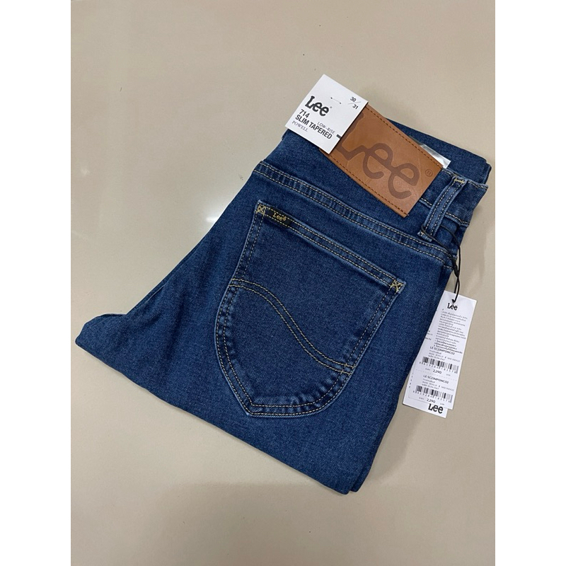 Lee รุ่น LE POWC02 กางเกงยีนส์ผู้ชาย ราคาป้าย 2,590 บาท ยีนส์ยืด เอวต่ำ ทรงเข้ารูป สียีนส์ ผ้าดีและสวยมากๆ ใหม่ ของแท้ %
