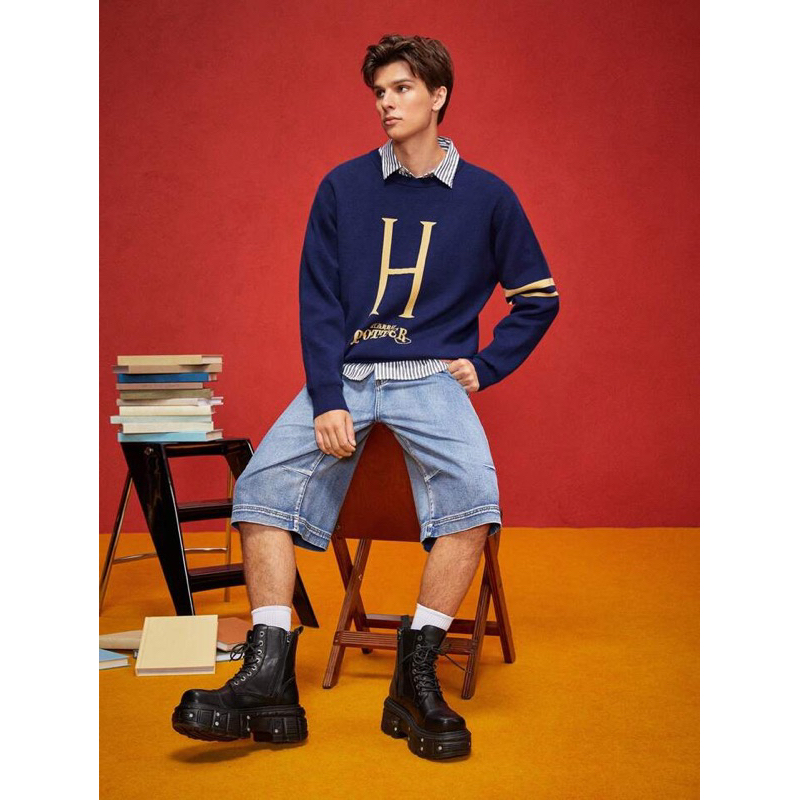 HARRY POTTER X SHEIN Men's Casual Loose Knit "H" Letter Logo Navy Blue Long Sleeve Sweaterเสื้อสเวตเ