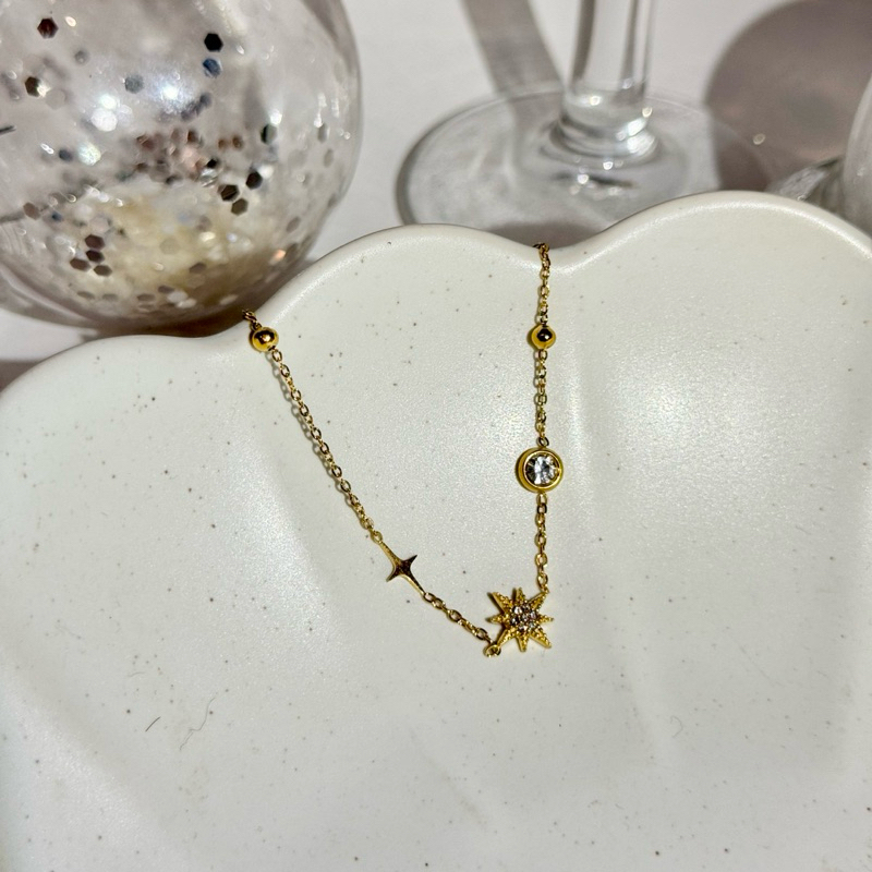 Christy Star Bracelet (Christmas Collection) กำไลดาวเพชร | @trophies.co