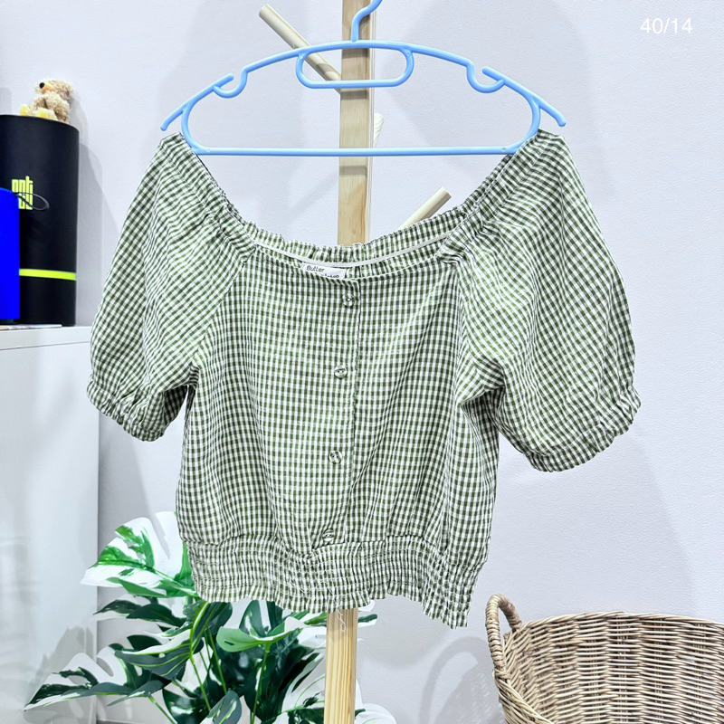 เสื้อแขนตุ๊กตา ใส่ปาดไหล่ได้ ลายสก็อตสีเขียว น่ารักสุดๆ ป้าย butter scotch