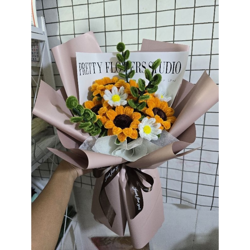 ช่อดอกทานตะวัน 5 ดอก handmadeลวดกำมะหยี่ (ช่อปัจฉิม ช่อรับปริญญา)