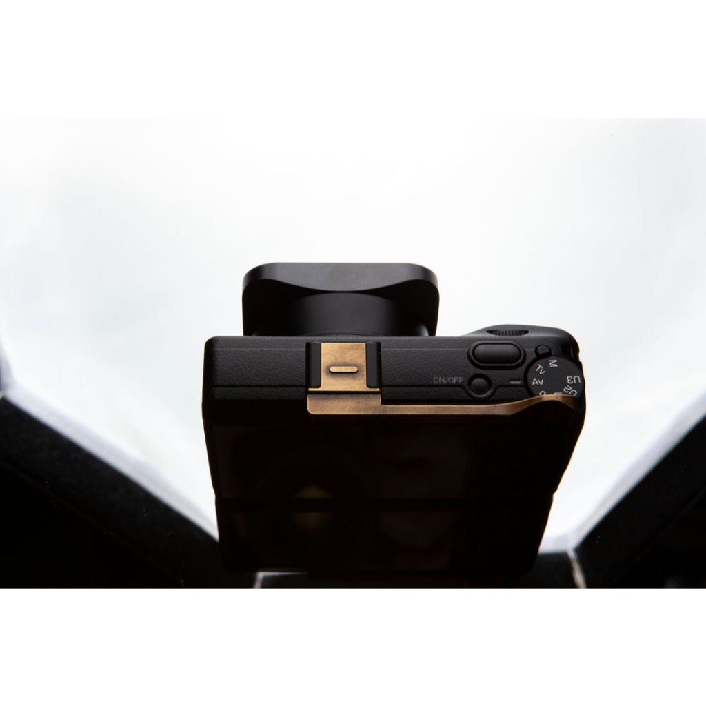 Squarehood Thumb grip for Ricoh GR III and IIIX