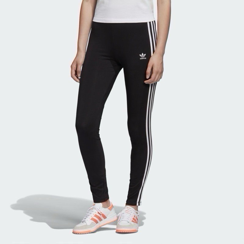 Adidas เลกกิ้ง เนื้อผ้ายืดอย่างดีใส่ออกกำลังกายหรือใส่เที่ยวก็ได้