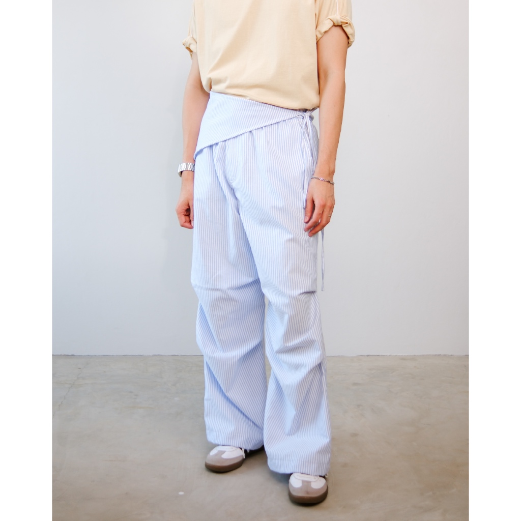 Stripe-Layered Parachute Pants | กางเกงขายาวทรงหลวม สไตล์สตรีท ดีเทลเลเยอร์ผ้าผูกเอว ลายทาง