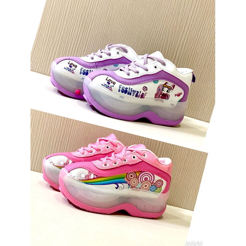 รองเท้าสเก็ตพับล้อได้2ใน1 ไม่มีไฟนะคะ