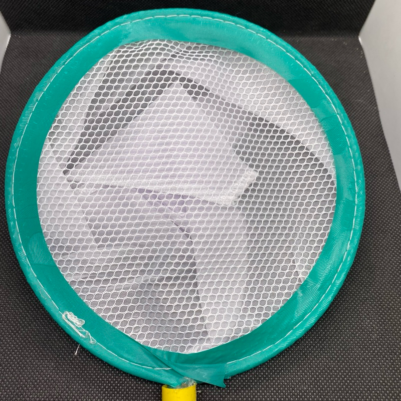 สวิงตักไรเเดง เนื้อละเอียด แบบกลม มีตาข่ายกันขยะ ขนาด 6.5 นิ้ว ด้าม pvc ยาวทั้งหมด 53 ซม.