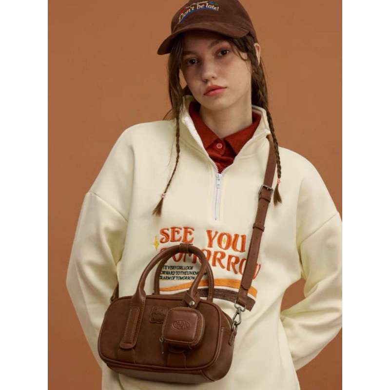พร้อมส่ง Vanwalk กระเป๋าถือ🍪 คอล lucky house + สาย crossbody/pounch★ (ใช้โค้ดลด 30% max 1,000) จากช็อปแท้ 💯