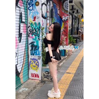 เกาะอกปาดไหล่เฉียงบ่า ติดอะไหล่ วิ้งค์ๆ จับจีบข้างเอว สวย แซ่บ เซ็กซี่ ดูดีมาก PMได้แค่เสื้อนะคะ กระโปรงมีขายแยก