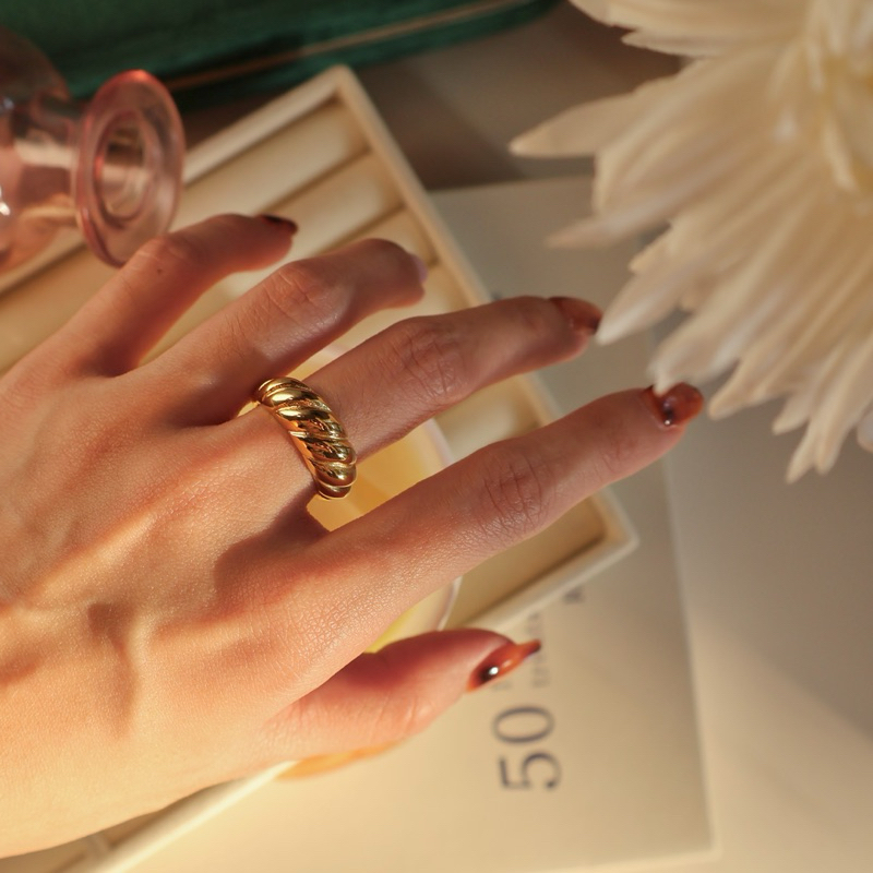 gigaglam croissant ring (R7) แหวนครัวซ็อง