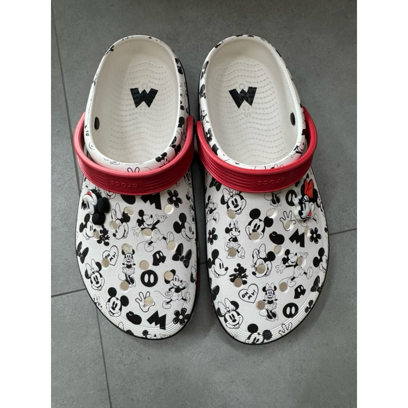 crocs mickey mouse ใช้งานน้อยมาก size M9/W11