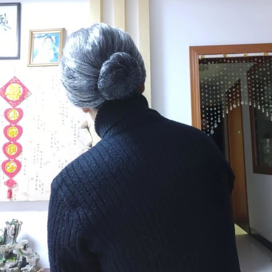 วิกคนแก่ วิกคุณยาย อาจุมม่า สำหรับงานปาร์ตี้ Old Lady Grandma Wig Bun  ด่วนมีส่งGrabค่า ราคา ถูกที่สุด ดีลบีเคเค แกลเลอรีภาพที่ 3