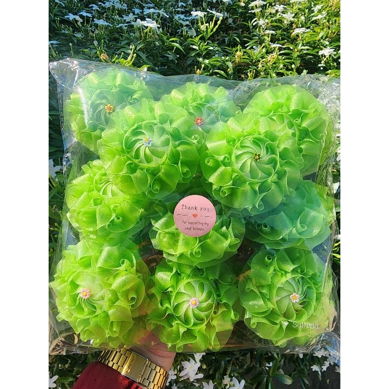 เหรียญโปรยทานดอกบัวหัสดินทร์(ตัวเปล่า) ริบบิ้นกากเพชรใสคละสี