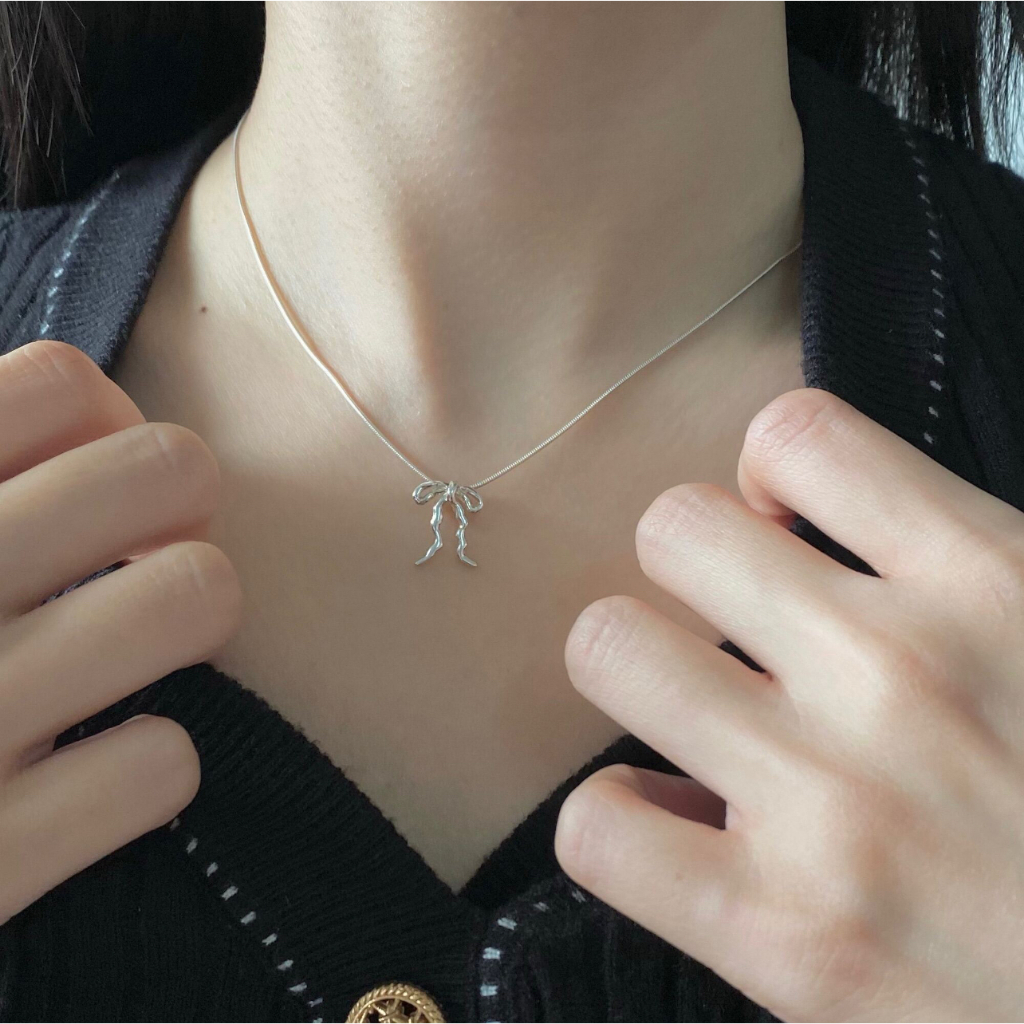สร้อยโบว์ /จี้โบว์/ ribbon necklace handcrafted by minormood เงินแท้ 925