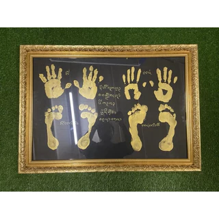 กรอบรูปใส่รอยมือรอยเท้าพ่อแม่ ขนาด52x77ซม. มีกระจกแท้หนา 2 mm. มีที่แขวน