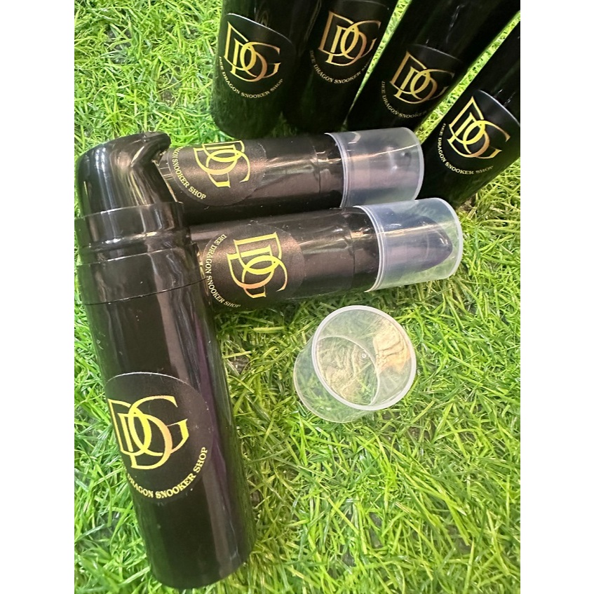 คิวออย + ผ้า 2in 1  ใช้ทำความสะอาดไม้คิว และทำให้ไม้ลื่นไม่เหนียวเนอะนะ กันน้ำ ช่วยเติมเต็มร่องเส้ยน  หัวแบบป