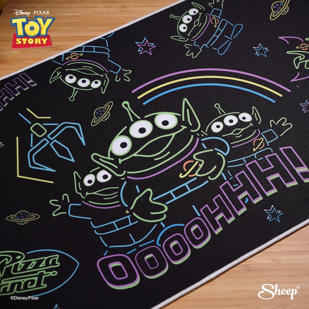 [Mouse Pad Aliens] Aliens Collection Mouse Pad แผ่นรองเมาส์เอเลี่ยน ลิขสิทธ์Disney Pixar แผ่นรองเมาส์ขนาดใหญ่วางเต็มโต๊ะ