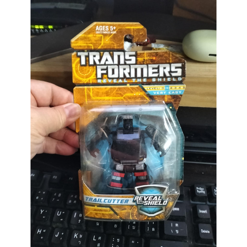 Hasbro 28577 - Transformers Reveal the Shield -Trailcutter - Level 1