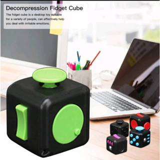 ของเล่นลูกบาศก์รูบิค 1 ชิ้นช่วยคลายเครียดสําหรับผู้ใหญ่และเด…