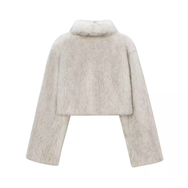 (พร้อมส่ง) แจ็คเก็ตเฟอร์ แบบสั้น ขนเฟอร์สวยมากก แมทช์ชุดง่าย มีซับในอย่างดี