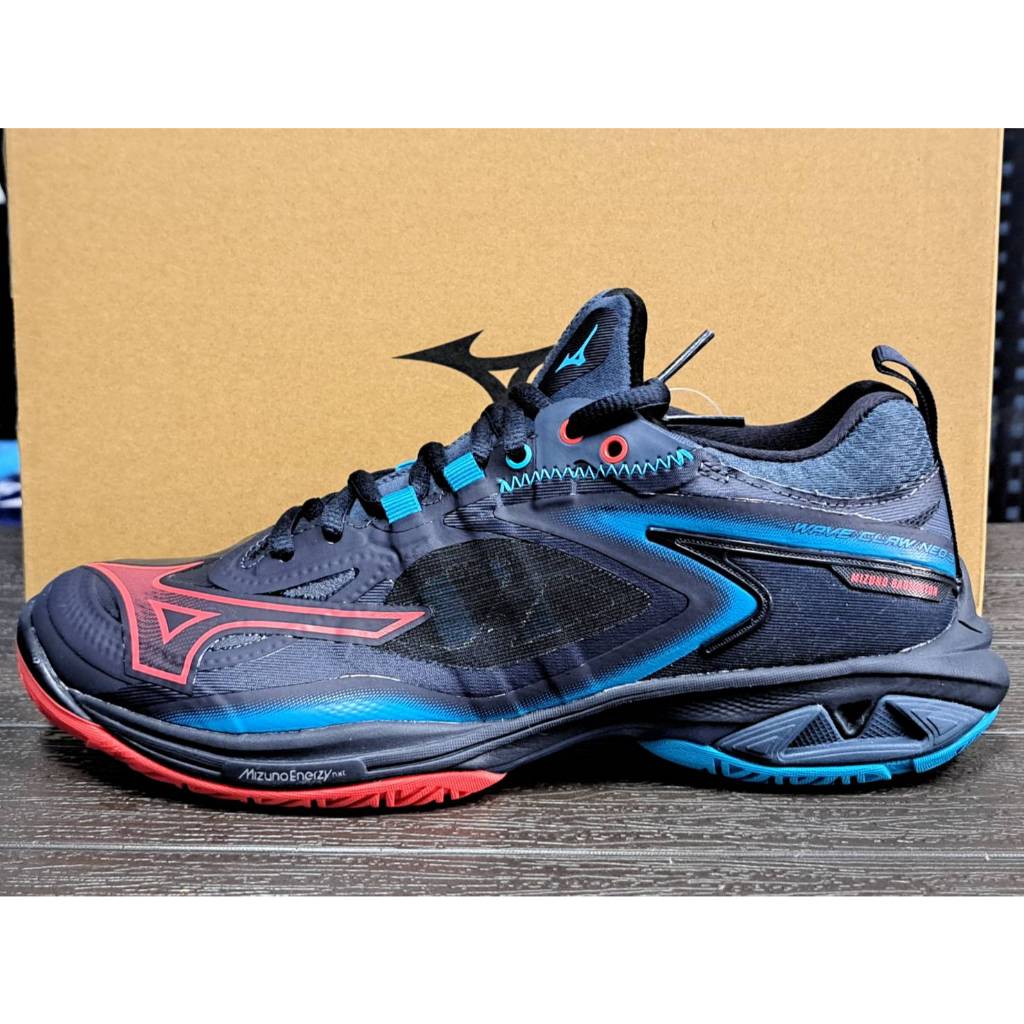 รองเท้า MIZUNO WAVE CLAW NEO 3