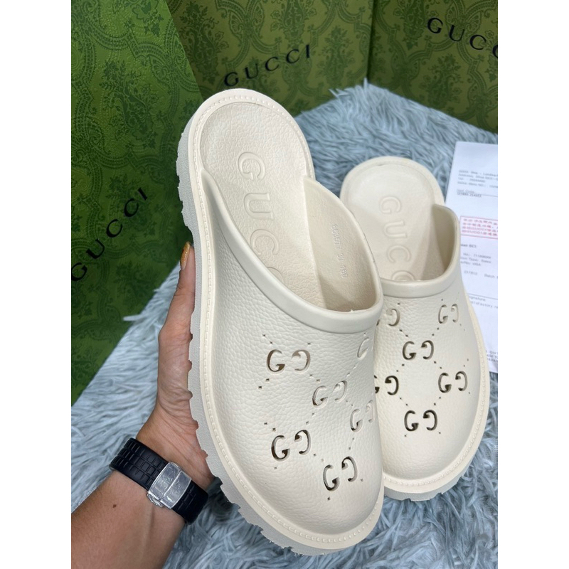 รองเท้าแตะ แบบส้นแบน งานสวย เบาใส่สบาย พร้อมส่ง (size35-41)แถมกล่อง
