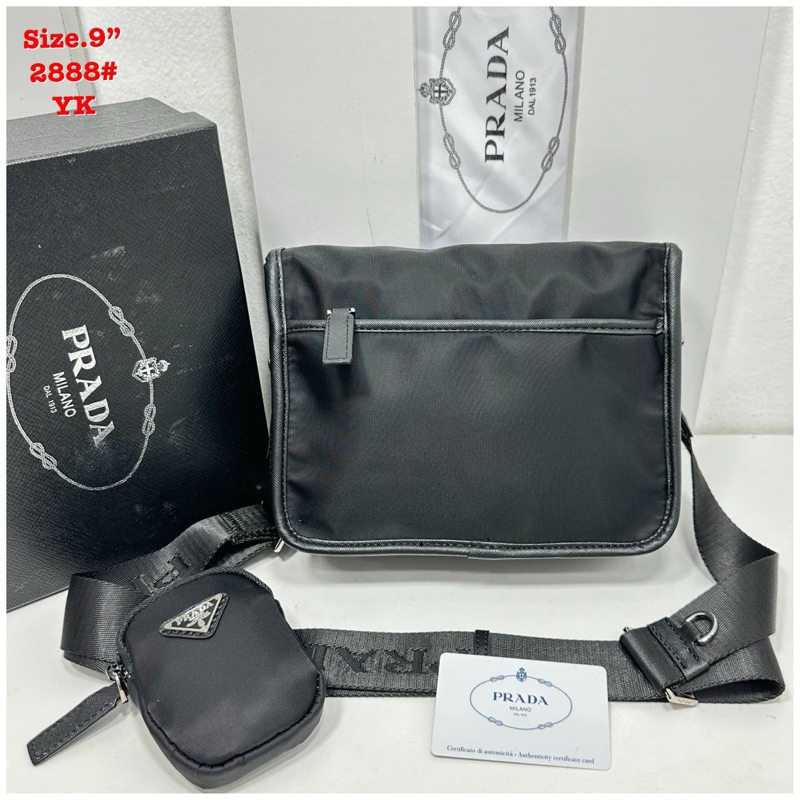 กระเป๋าสะพายข้างงานผ้าnylon สินค้าพร้อมกล่องค่ะ