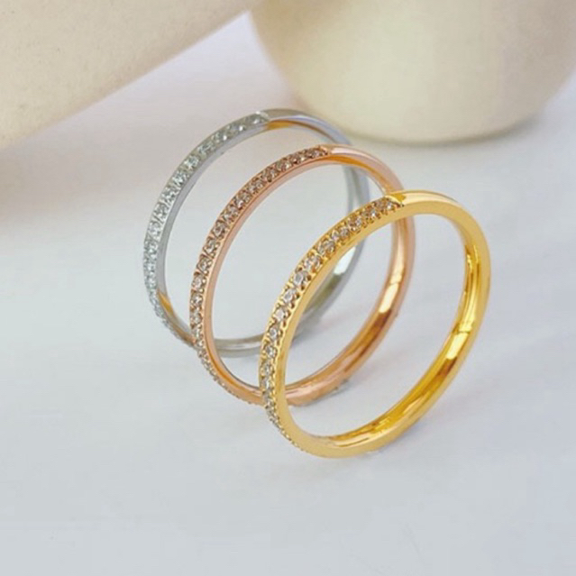[#01]พร้อมส่ง แหวน บางเล็ก แหวนเพชร แหวนนิ้วก้อยลายงานเพชรครึ่งวงหน้าบาง งานไทเทเนี่ยม เพชรcz ไม่ลอกไม่ดำ