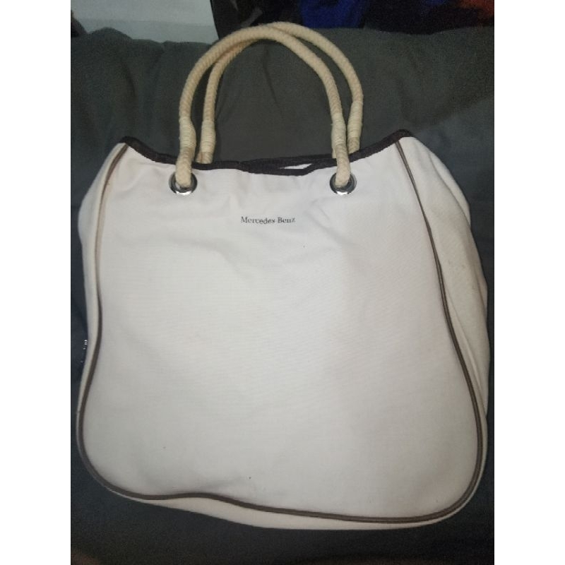 กระเป๋าถือเเบรนด์ Mercedes-Benz