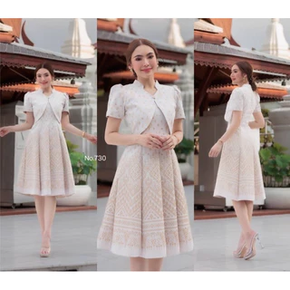 เดรสผ้าไทยสีขาวงาช้าง ผ้าทอลายเทียนหยด แต่งโบว์ไหล่และทรงกั๊ก พร้อมส่ง