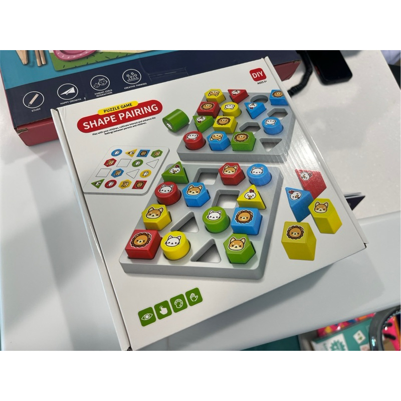 Puzzle game shape pairing