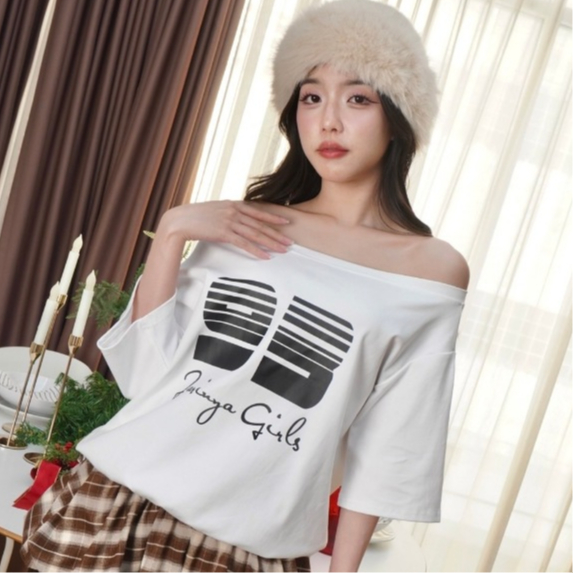 JARINYA เสื้อยืดoversize ปาดไหล่สกรีน 93 jarinya girl งานน่ารักมาก (T834)