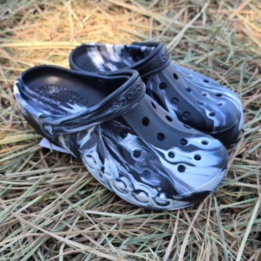 Free 2 Jibbitzs/Pair รองเท้า Classic Baya Crocs Clog หิ้วนอก ถูกกว่าshop✨(สินค้าพร้อมจัดส่งจากไทย)✨