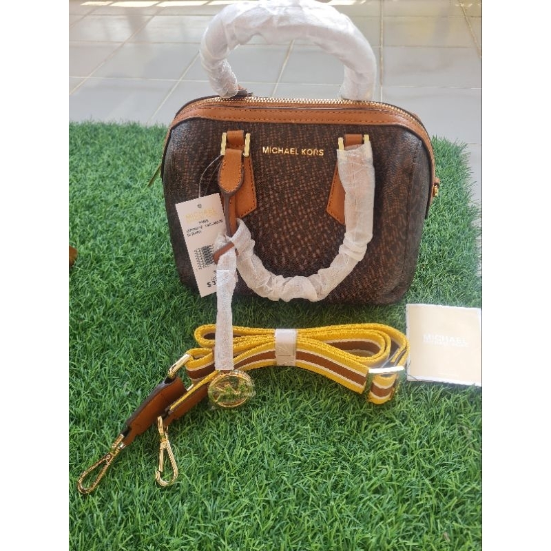 กระเป๋าทรงหมอน MK Michael Kors แท้ 100%  สีน้ำตาล สายสปอร์ต