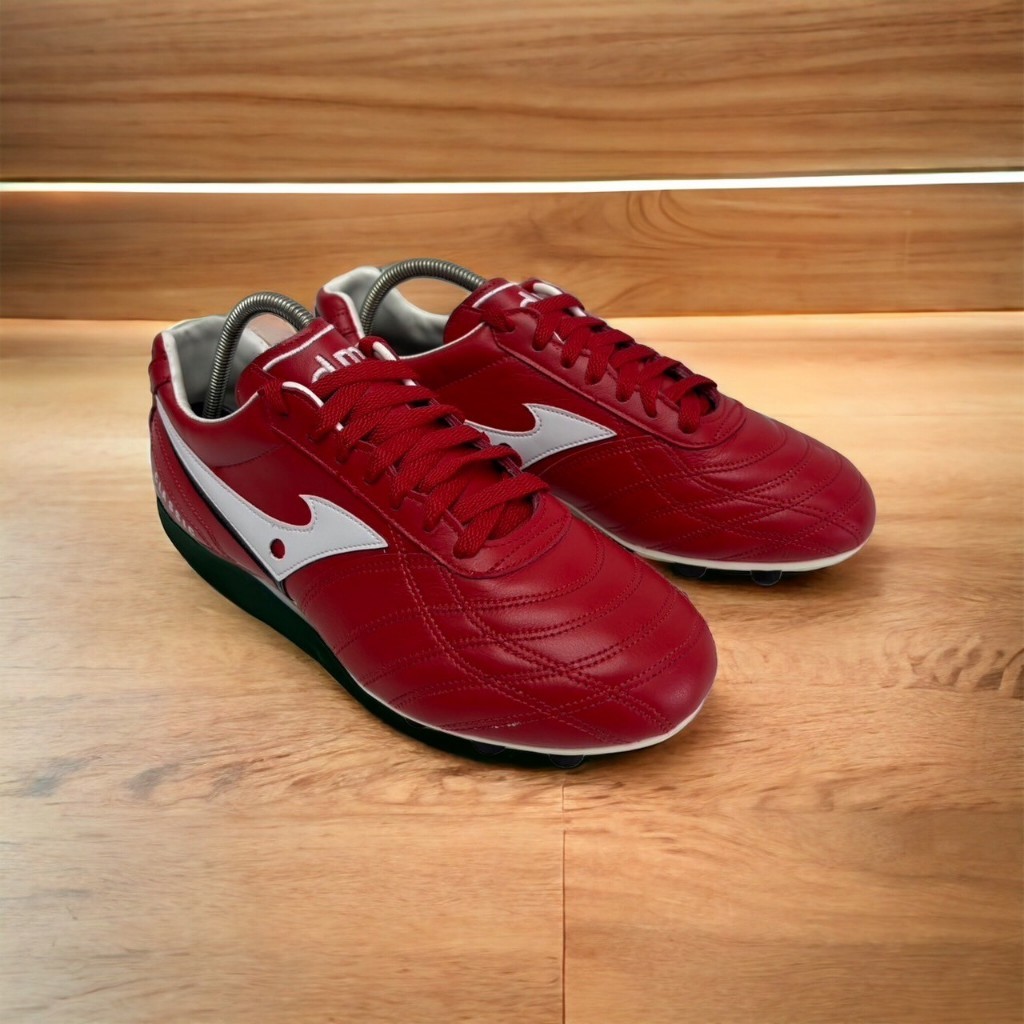 DUM 822 แดง-ขาว-ดำ รองเท้าฟุตบอล