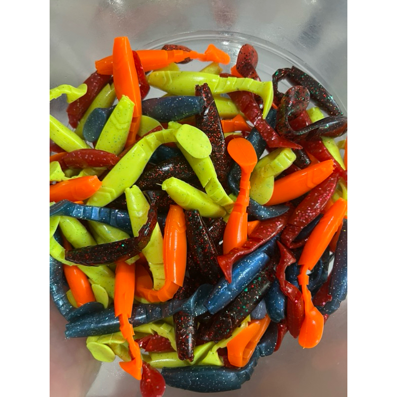 หนอนยางราคาประหยัด 1 ซอง 15 ตัว คละสี